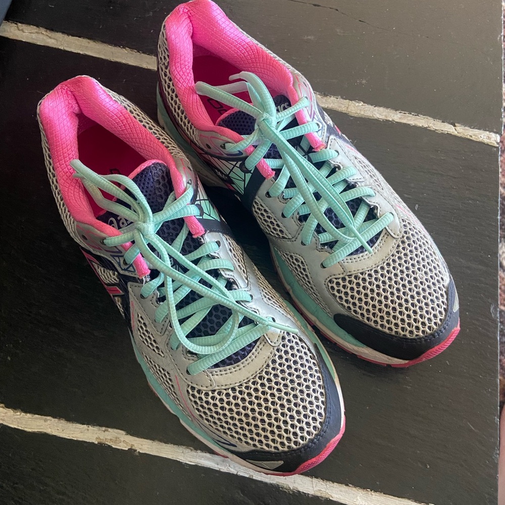 Women’s Asics GT-2000 3 Runners